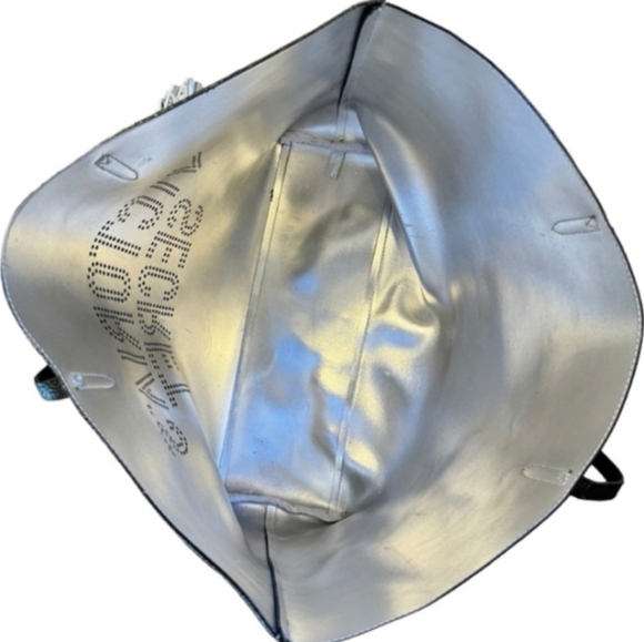 Victoria's Secret limited edition laser cut tote - Picture 3 of 6